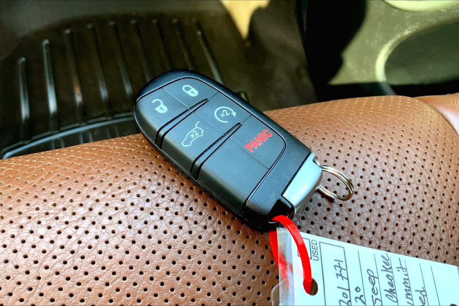 Used 2020 Velvet Red Pearlcoat Jeep Summit image 15