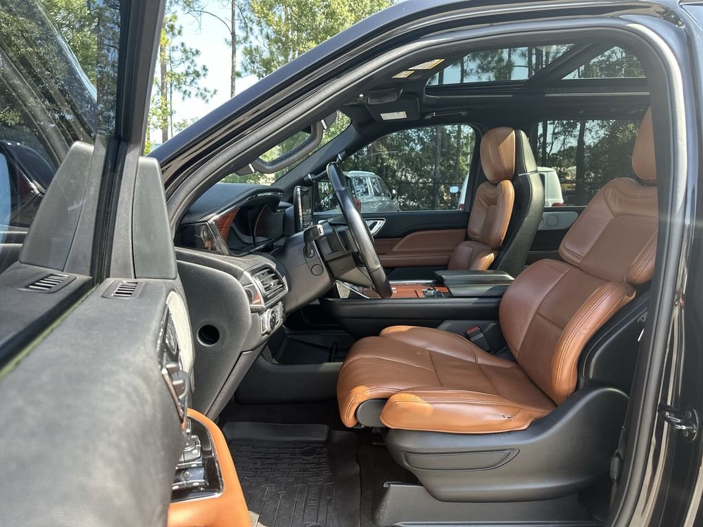 Used 2021 Black Lincoln Reserve image 20