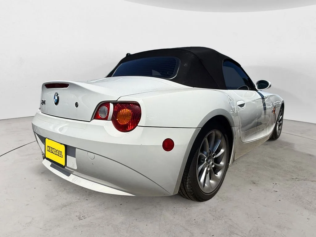 Used 2003 White BMW 2.5i image 4