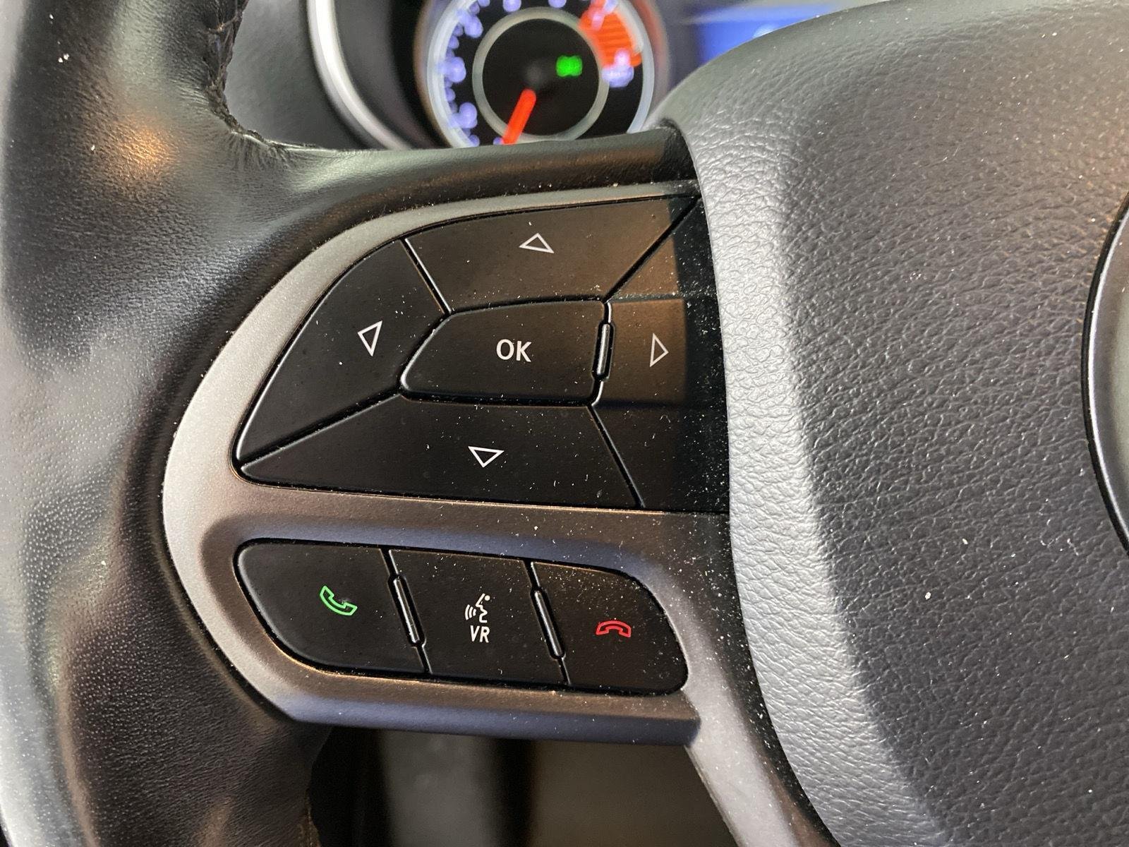 Used 2019 Olive Green Pearlcoat Jeep Limited image 15