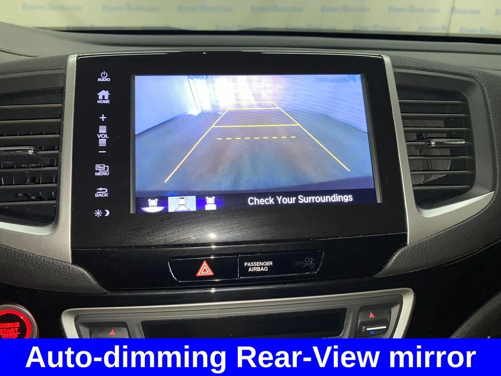 Used 2017  Honda Touring image 24