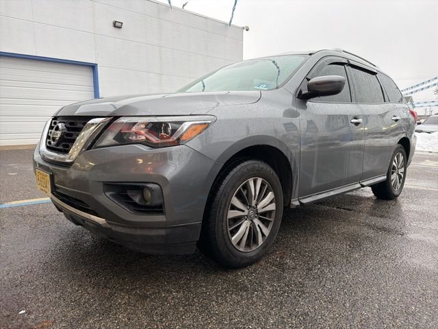 2020 Nissan Pathfinder SV