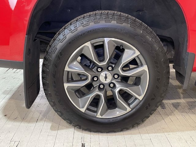 Used 2023 Red Chevrolet RST image 11
