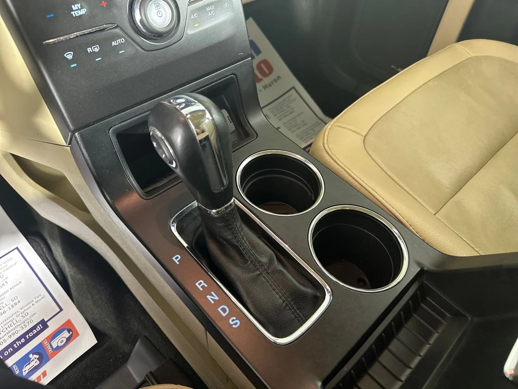 Used 2018 Black Ford SEL image 24
