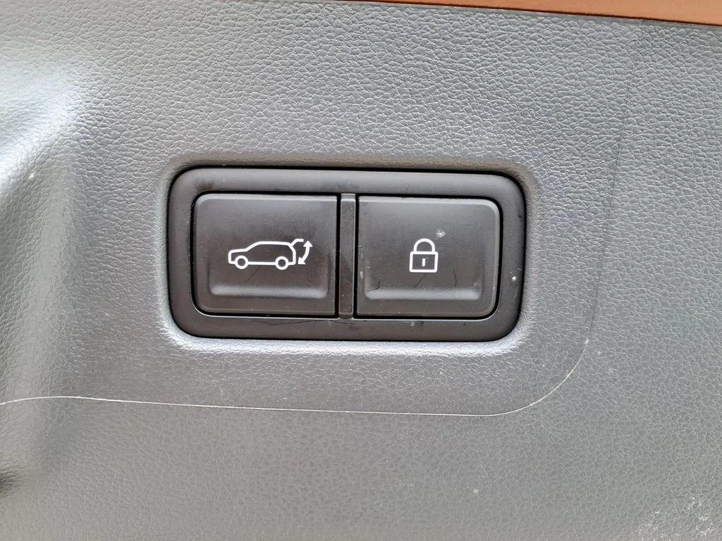 Used 2025 Orange Hyundai Calligraphy image 13
