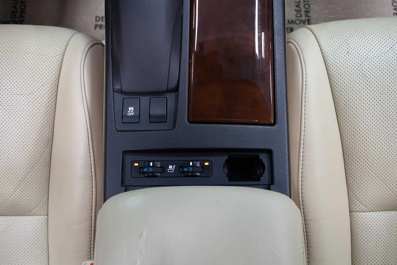 Used 2015 Starfire Pearl Lexus  image 19