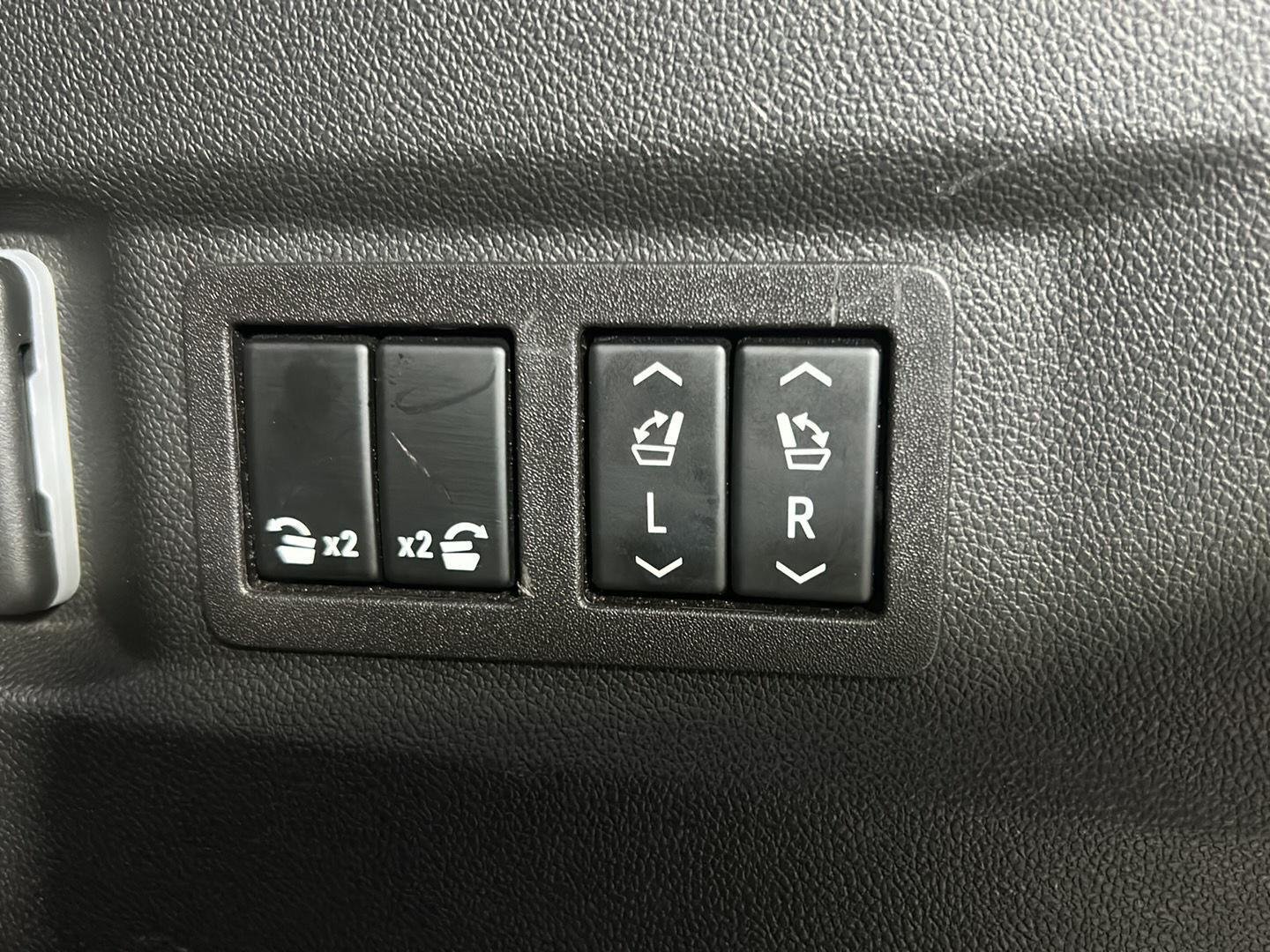Used 2023 Summit White Chevrolet Premier image 10