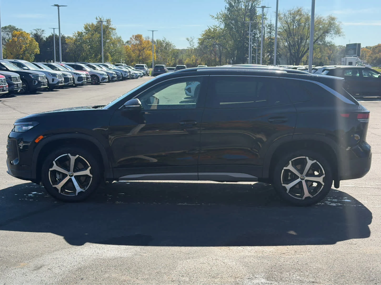 Certified Used 2026  Volkswagen SE image 2