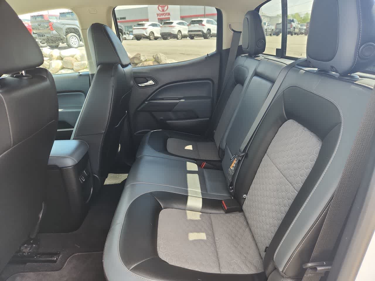 Used 2022 Summit White Chevrolet Z71 image 14