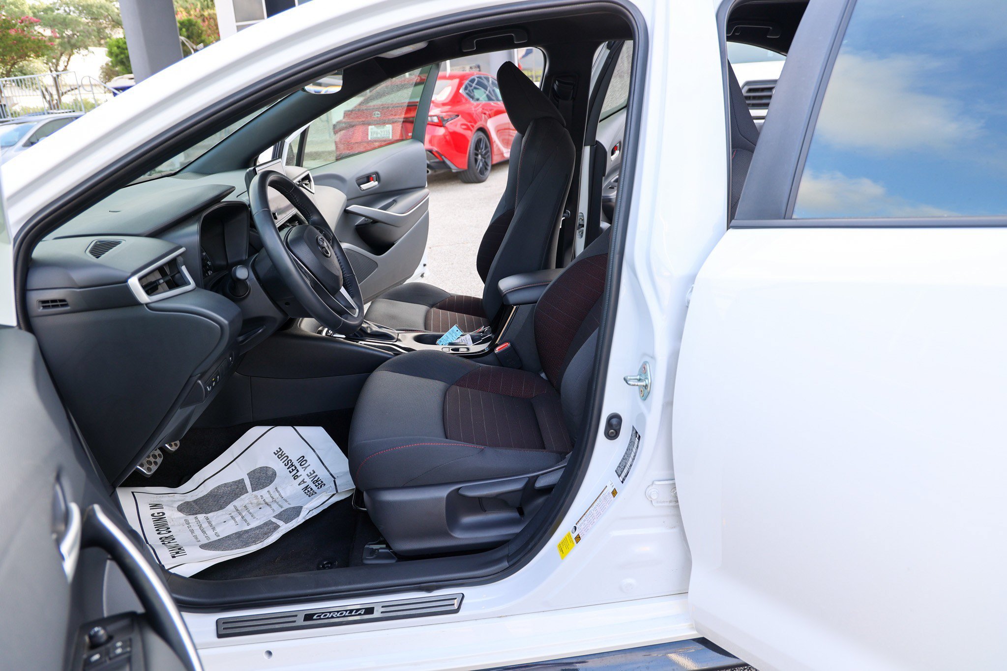 Used 2025 ICE CAP Toyota Hybrid SE image 24