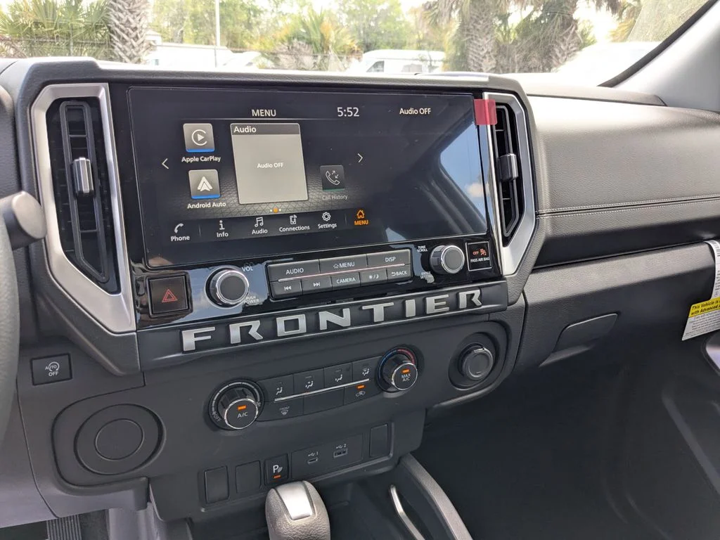 2025 Nissan Frontier SV - Photo 18