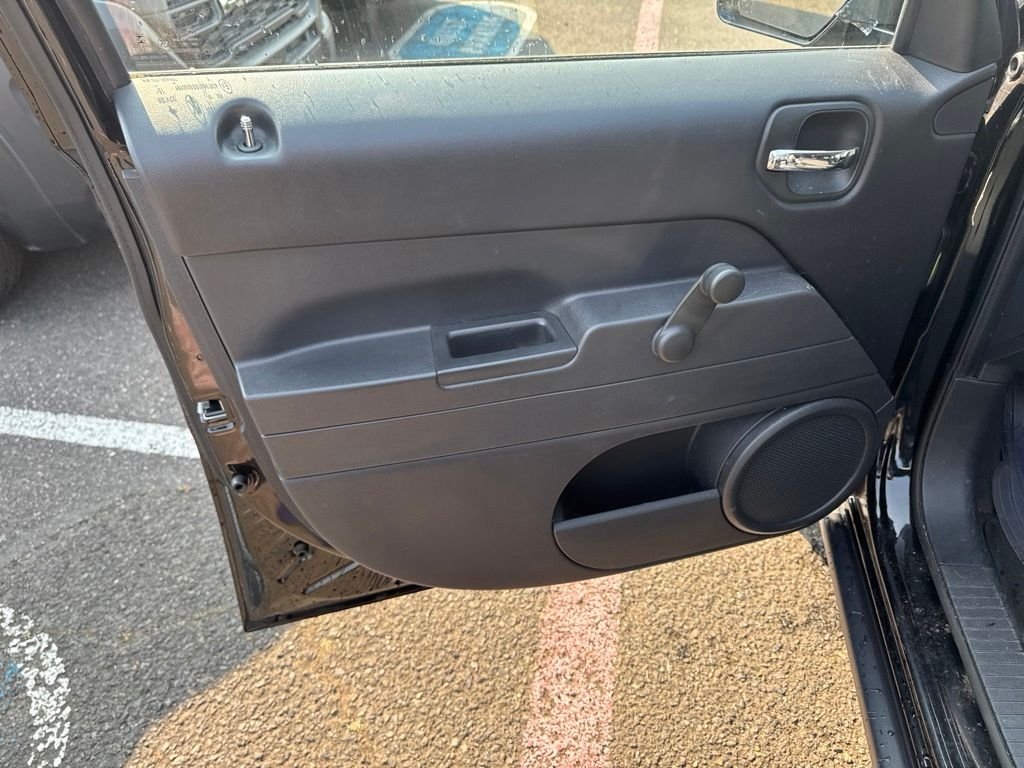 Used 2017 Black Clearcoat Jeep Sport image 9