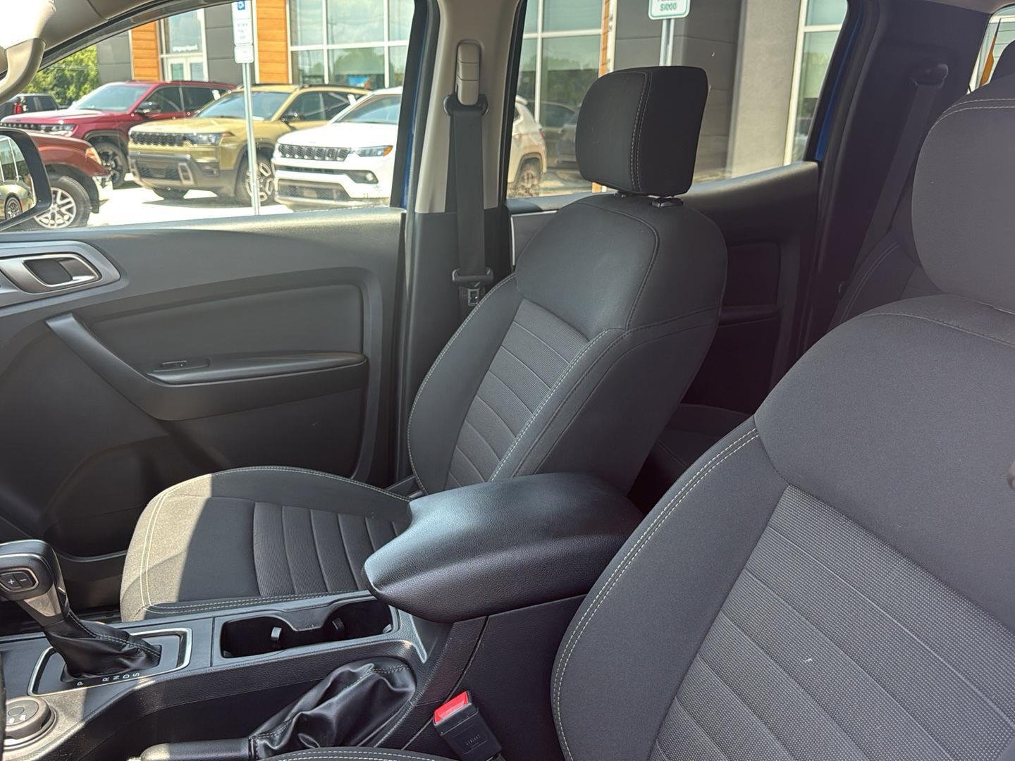 Used 2019  FORD  image 23
