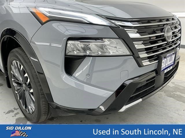 Used 2024 Boulder Gray Pearl Nissan Platinum image 27
