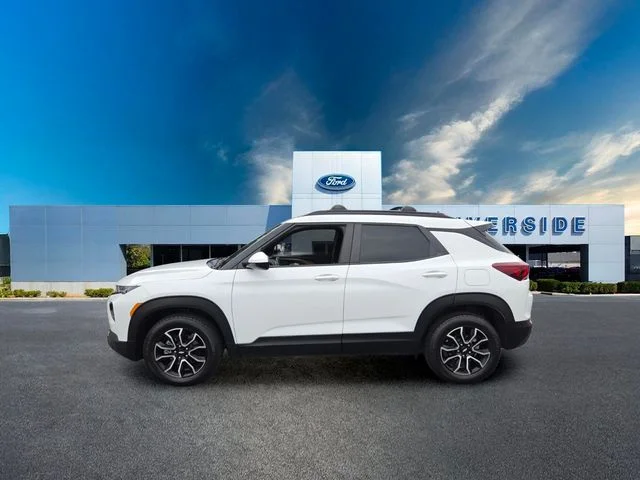 Used 2023 Summit White Chevrolet ACTIV image 4