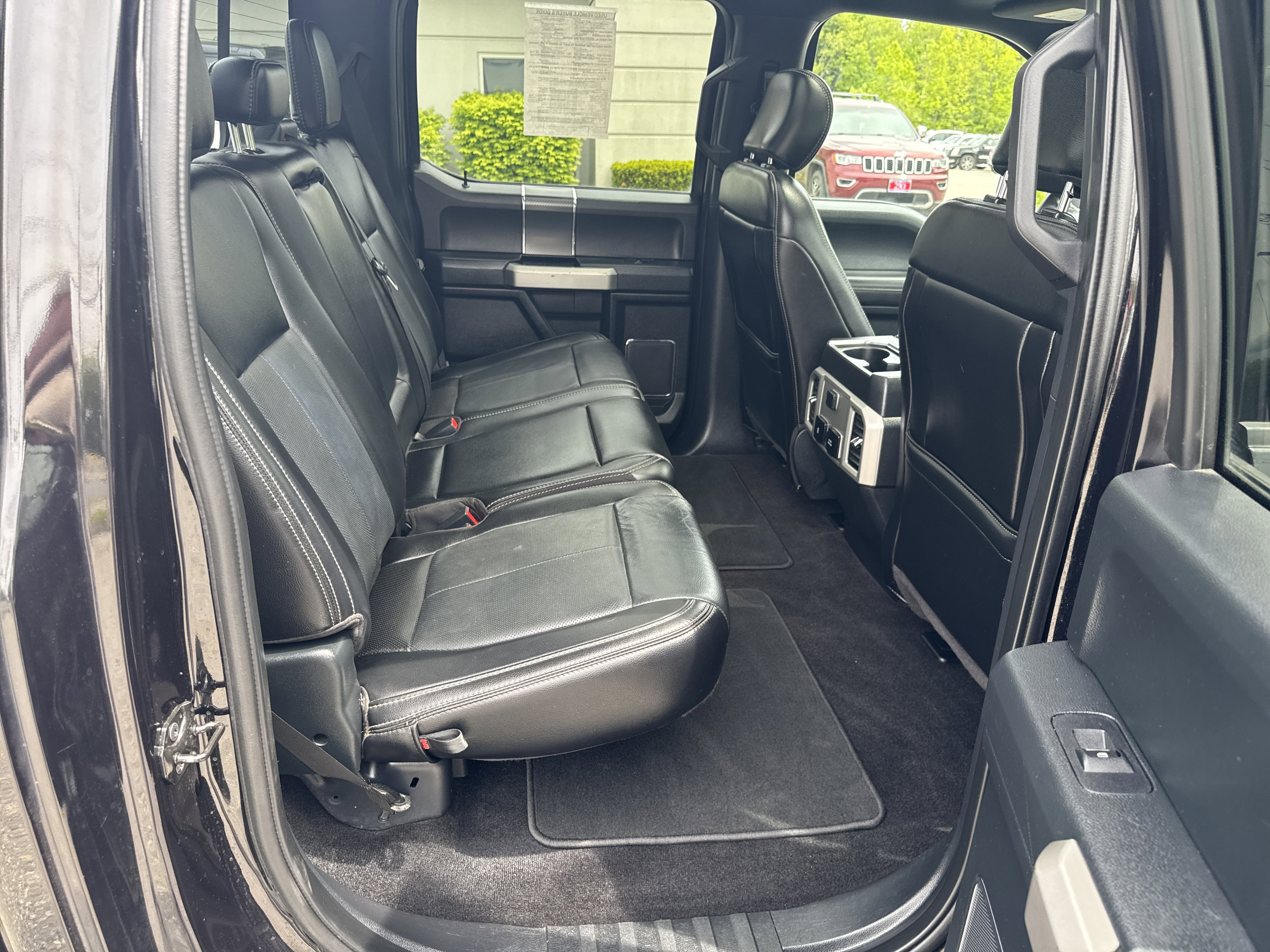 Used 2020 Agate Black Metallic Ford LARIAT image 5