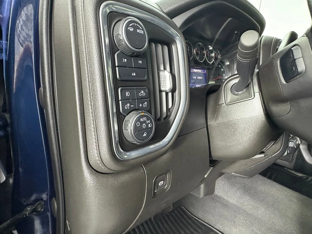 Used 2021 Northsky Blue Metallic Chevrolet LT image 16
