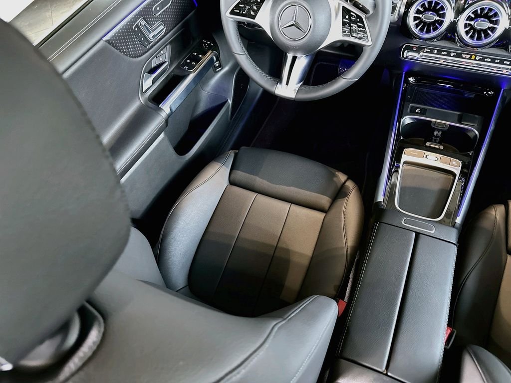 New 2026 MANUFAKTUR Patagonia Red Metallic Mercedes-Benz GLB 250 image 20