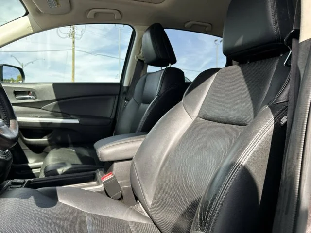 Used 2016 Alabaster Silver Metallic Honda EX-L image 30