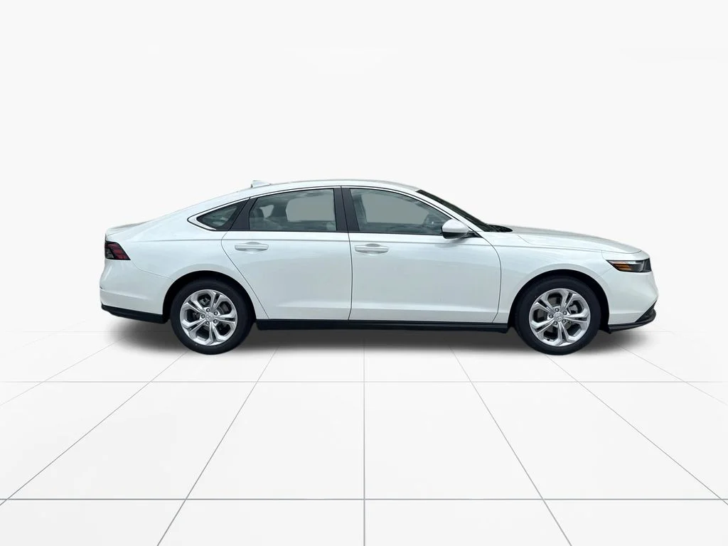 Used 2026 Platinum White Pearl Honda LX image 9