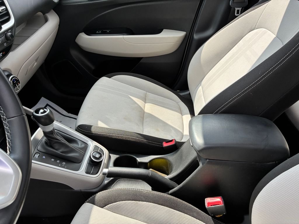 Used 2025 Silver Hyundai SEL image 17