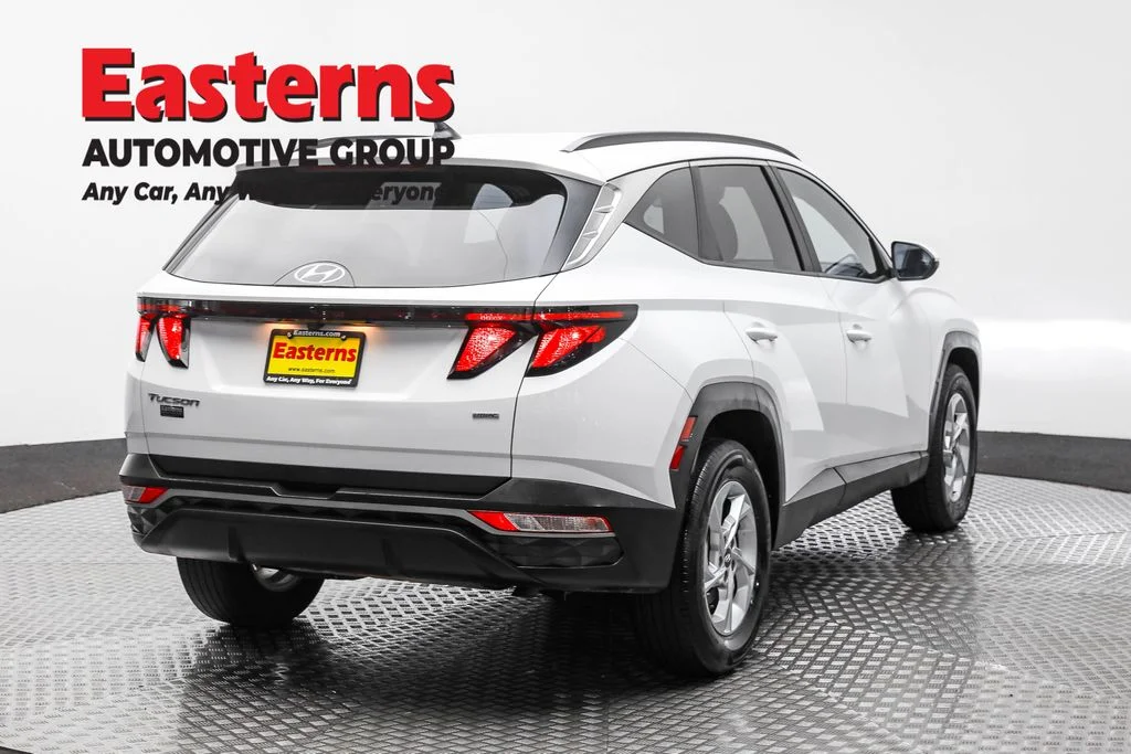 Used 2024 White Hyundai SEL image 5