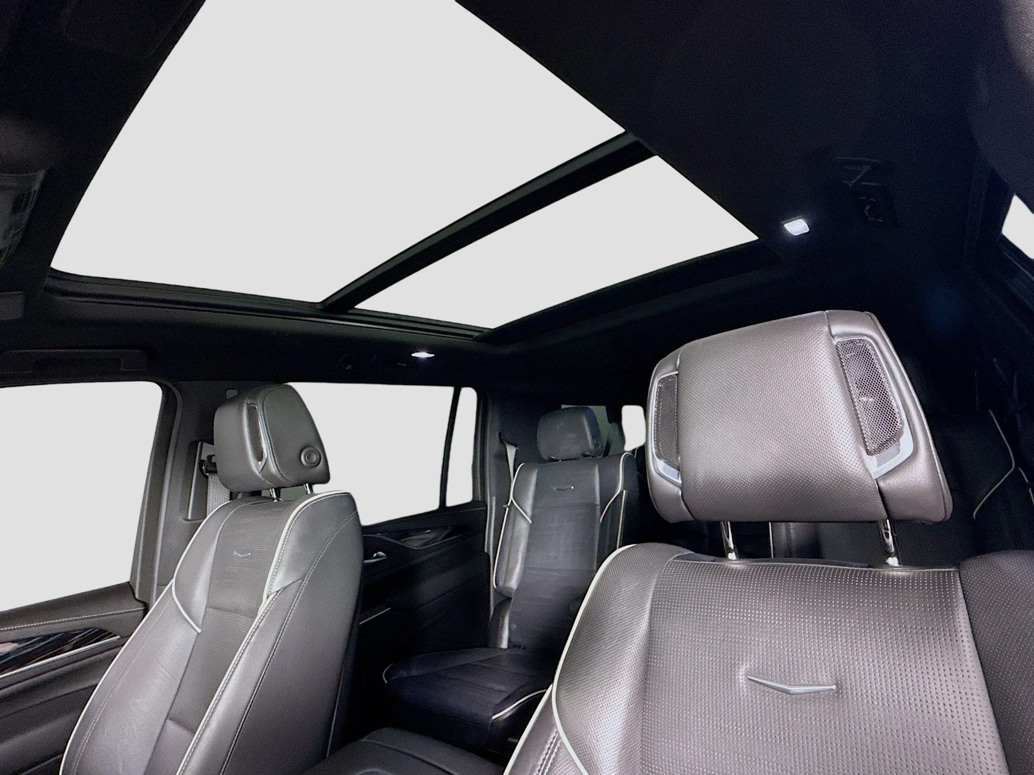 Used 2023 BLACK RAVEN Cadillac 4WD Sport image 24
