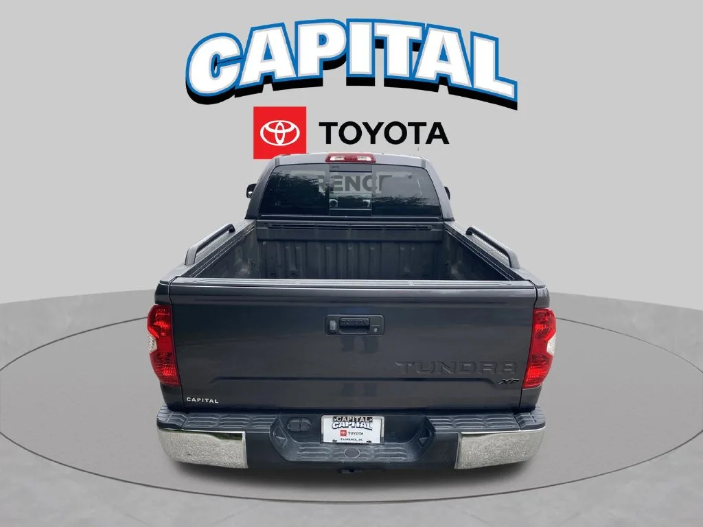 Used 2018 Gray Toyota SR5 image 12