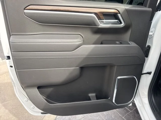 New 2026 White Chevrolet LT image 21