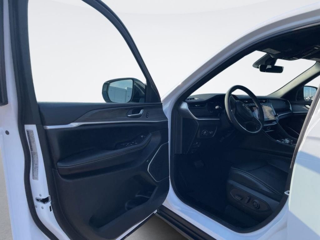 New 2026 Bright White Clearcoat Jeep Limited image 15
