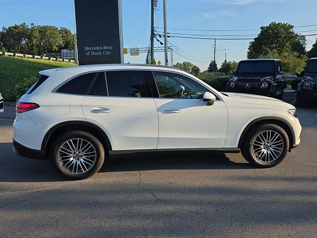 Certified Used 2025 Polar White Mercedes-Benz GLC 300 image 2