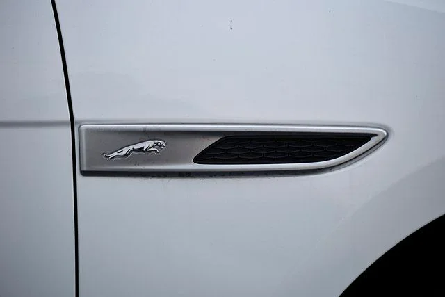 2026 Jaguar F-Pace R-Dynamic S - Photo 10