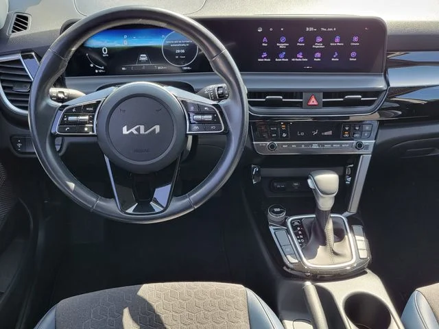 Used 2024 Fusion Black Kia S image 7