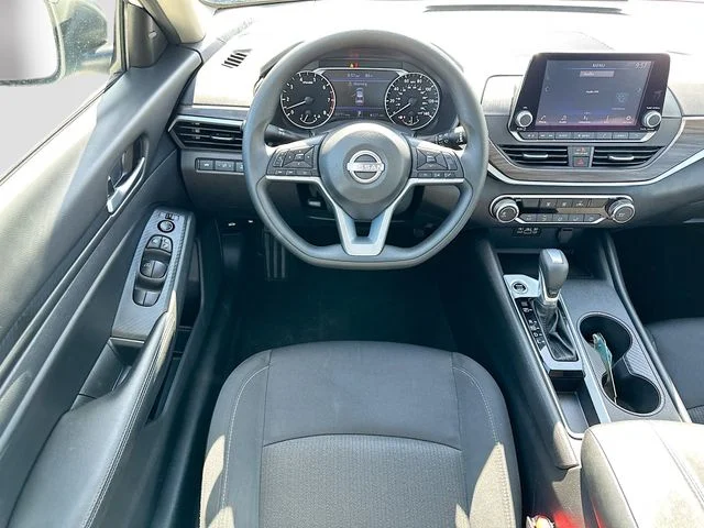 Used 2025 White Nissan 2.5 SV image 20