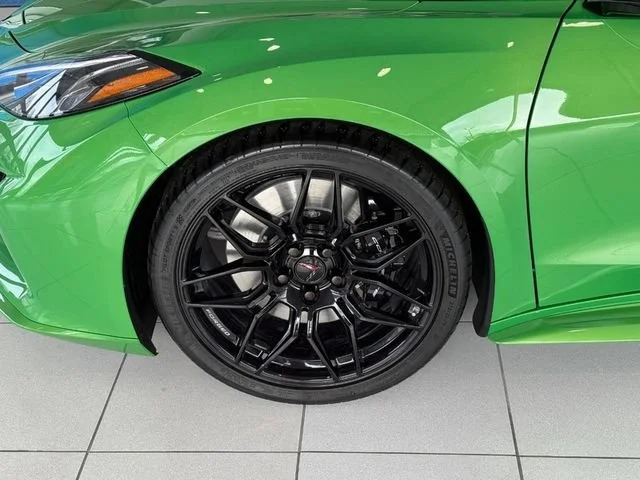 New 2026 Roswell Green Metallic Chevrolet 2LZ image 5