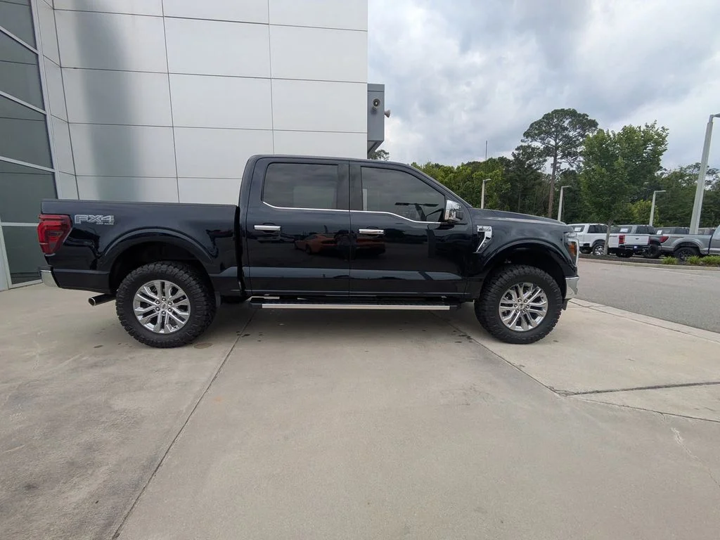 New 2026 Antimatter Blue Metallic Ford Lariat image 3