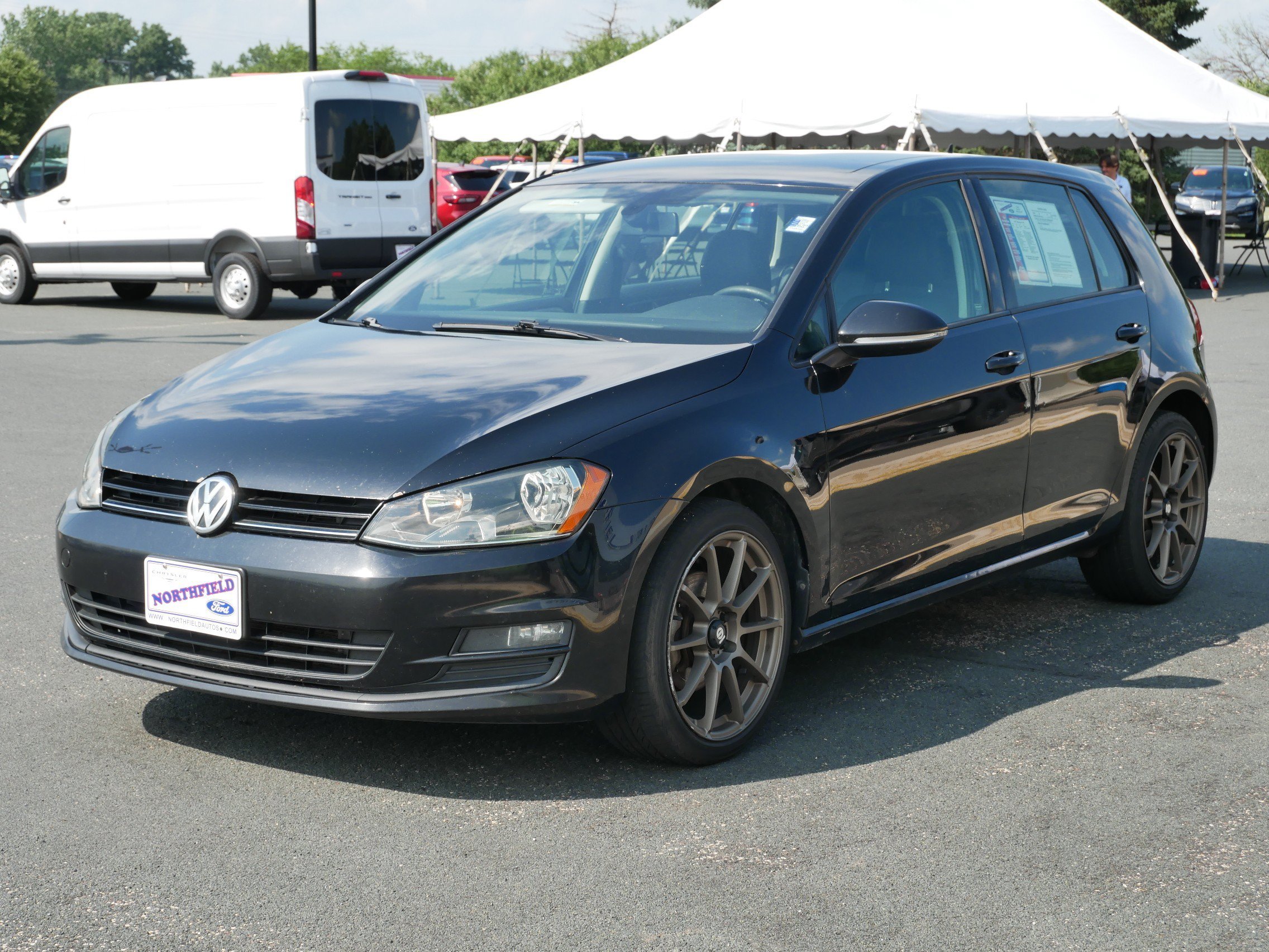 Used 2015 Black Volkswagen  image 4