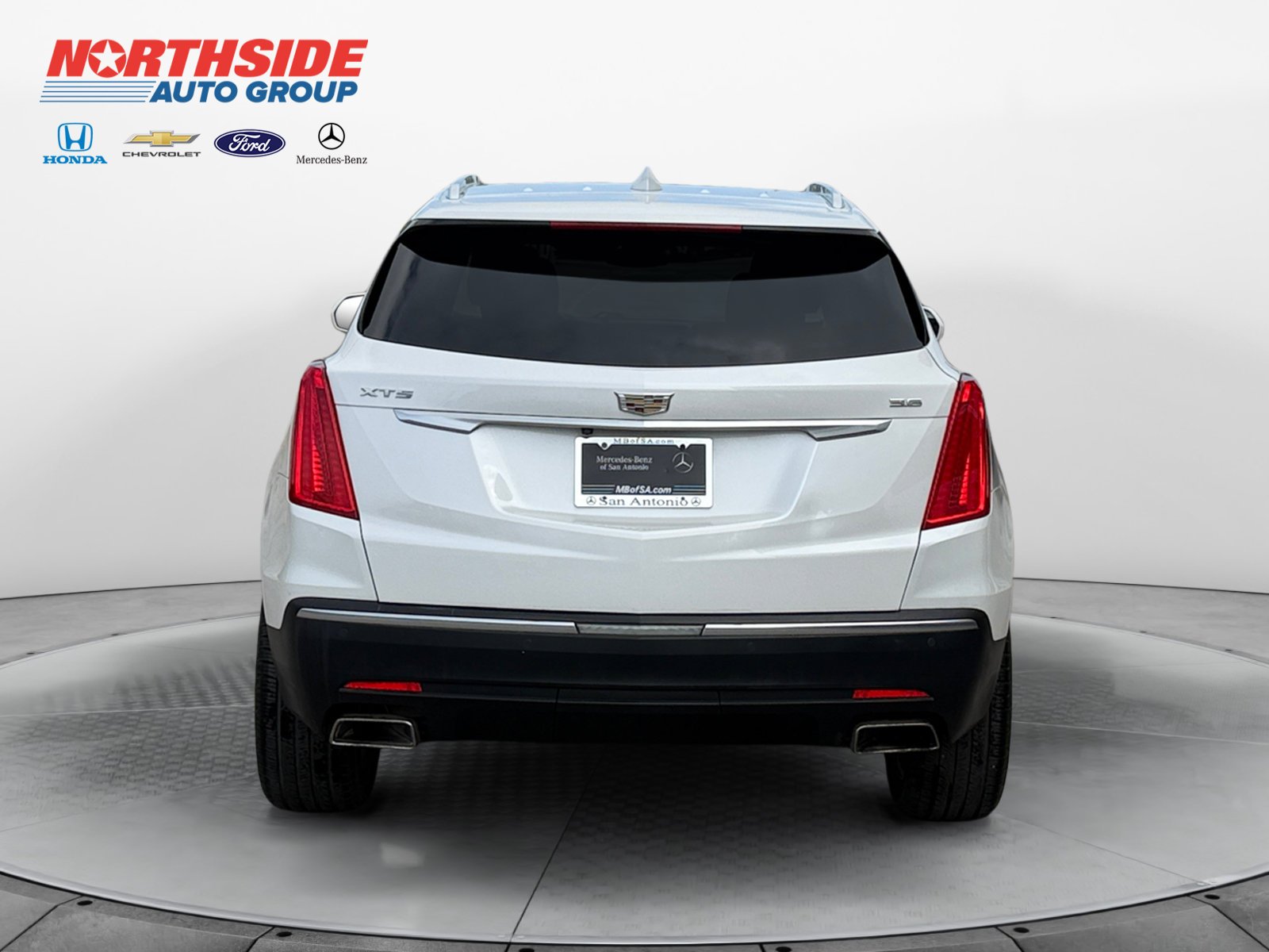 Used 2019 Crystal White Tricoat Cadillac Premium Luxury FWD image 6