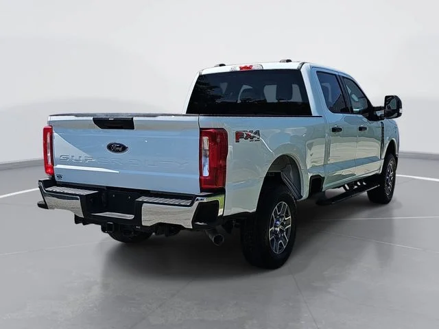 Used 2025 White Ford XLT image 3