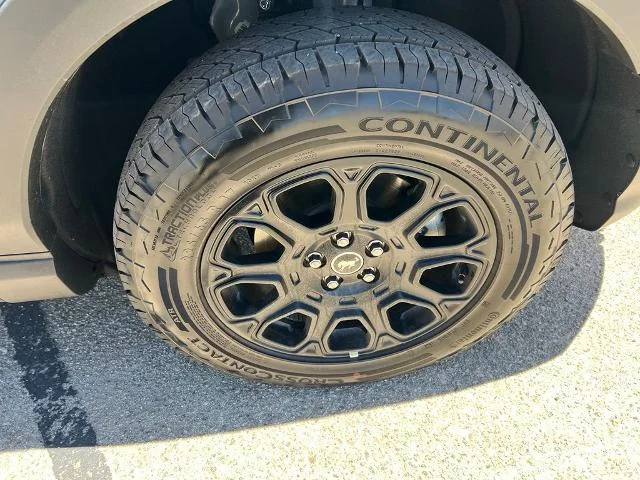 New 2026 Azure Gray Metallic Tri-Coat Ford Badlands® image 59