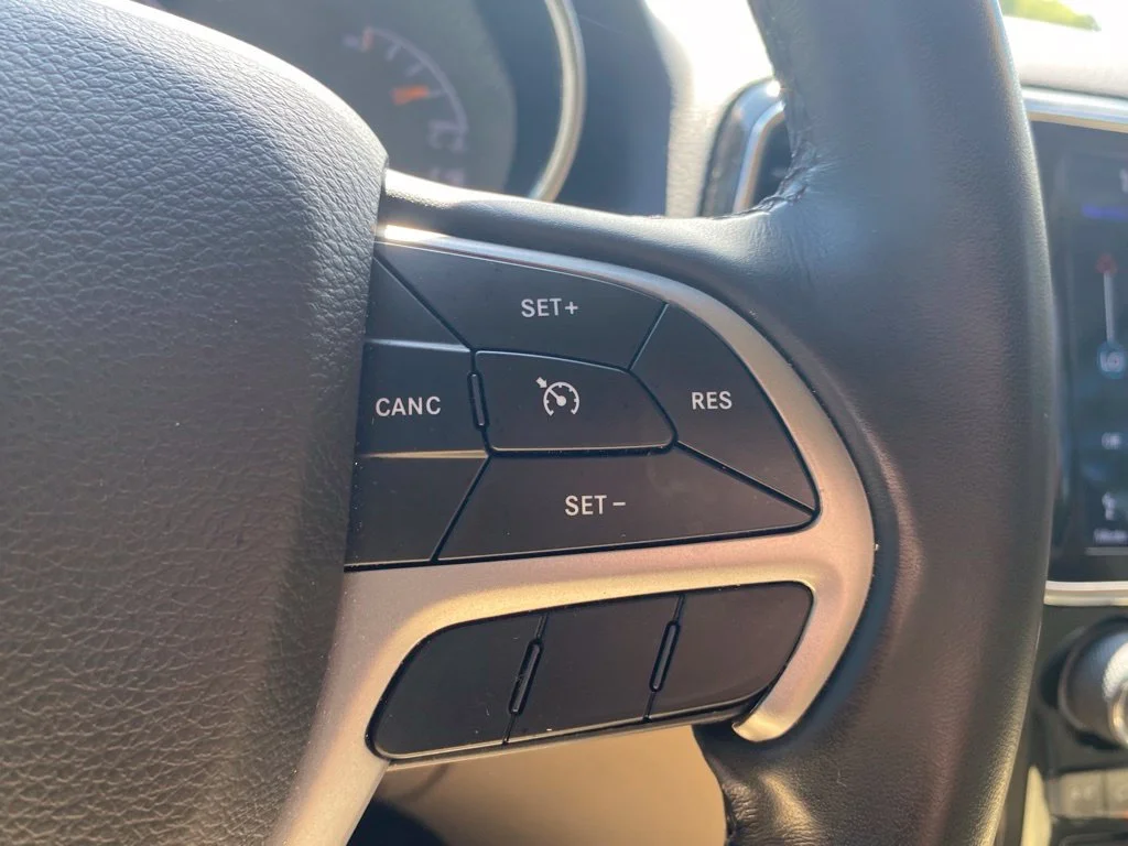 Used 2021 Gray Jeep Limited image 27