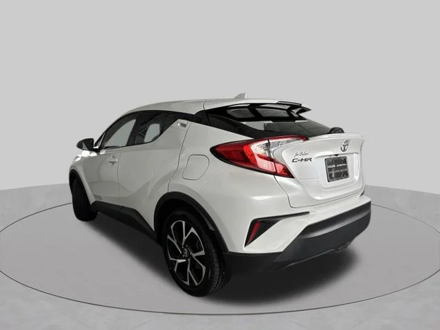 Used 2022 Beige Toyota XLE image 5
