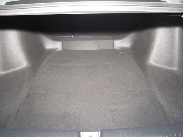Certified Used 2025 Platinum White Pearl Honda SE image 17