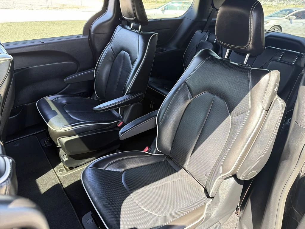 Used 2021 Gray Chrysler Limited image 25