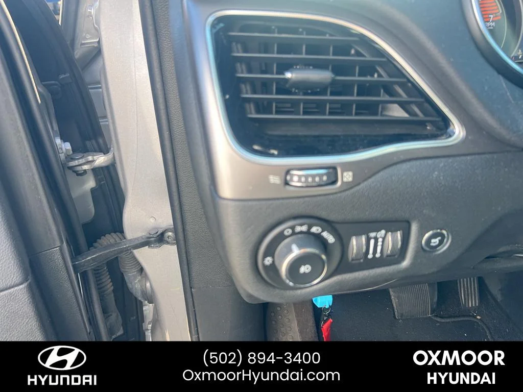 Used 2019 Billet Silver Metallic Clearcoat Jeep Limited image 8
