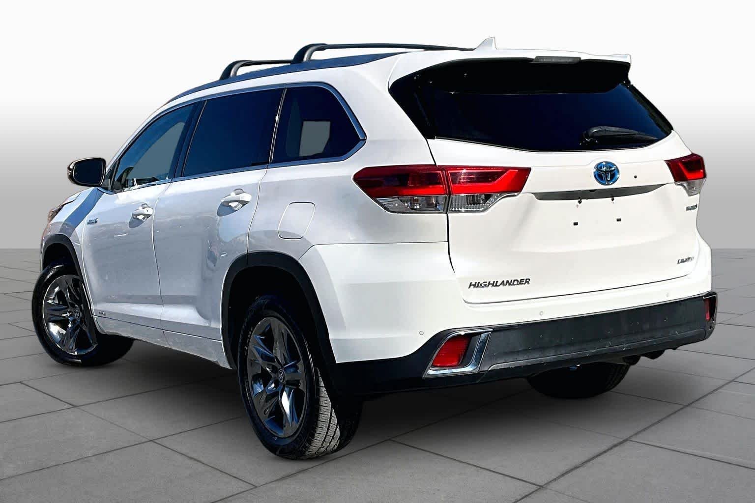 Used 2017 Blizzard Pearl Toyota Hybrid Limited Platinum image 13
