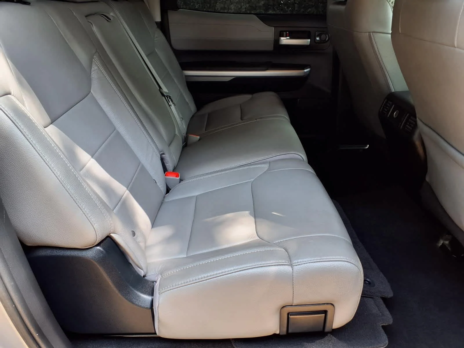 Used 2016 Silver Sky Metallic Toyota LTD image 10