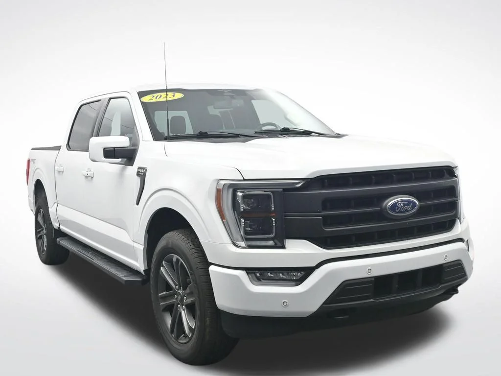 Certified Used 2023 Oxford White Ford Lariat image 3