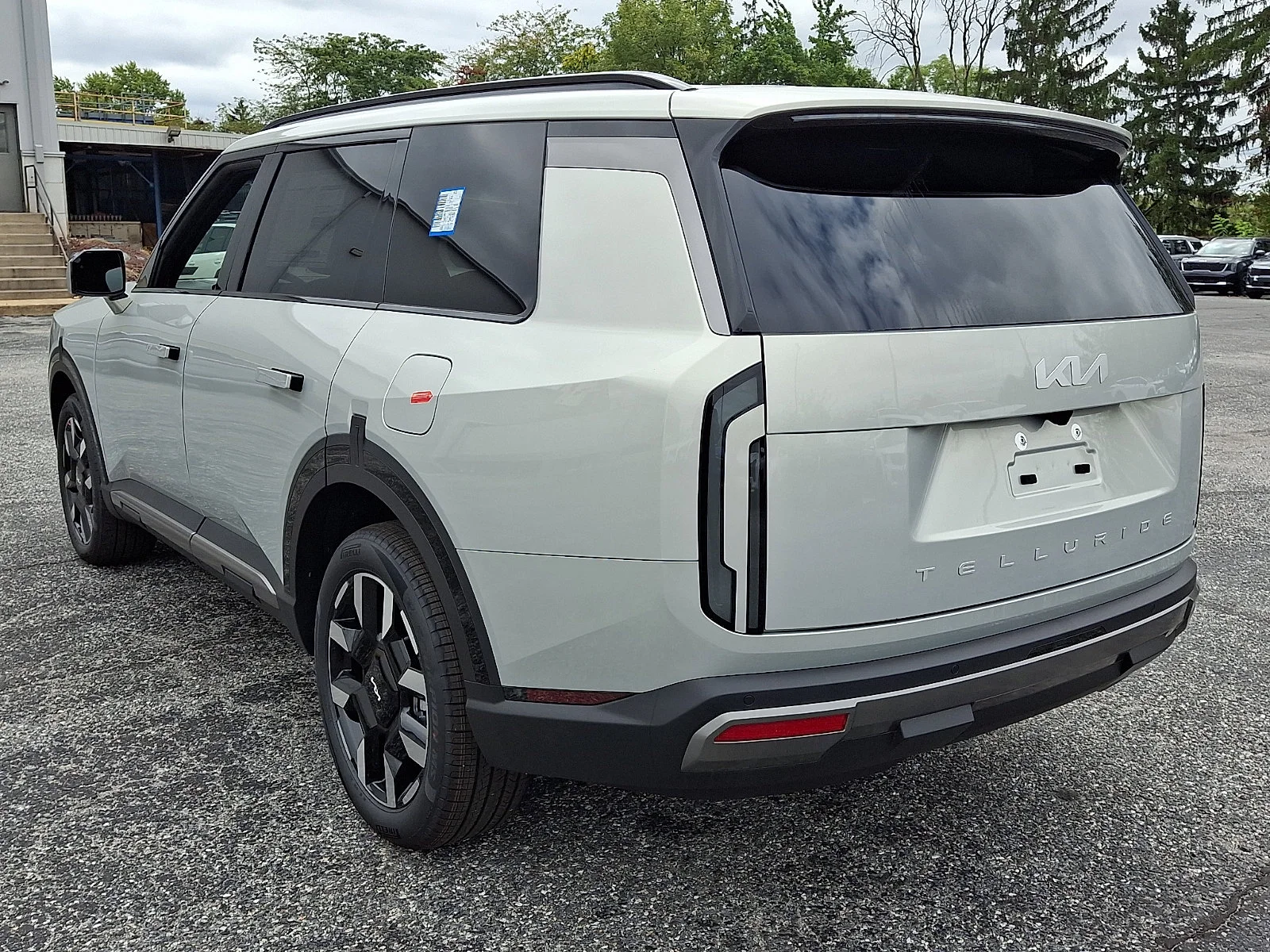 New 2027 Silver Kia S image 5