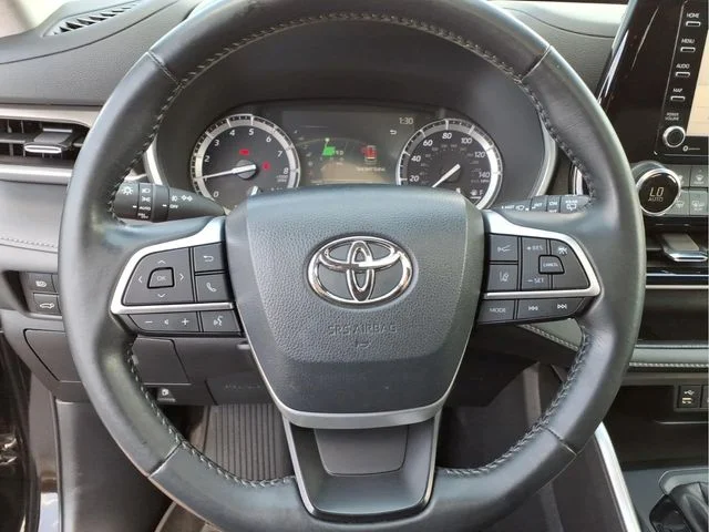 Used 2022 Brown Toyota XLE image 19